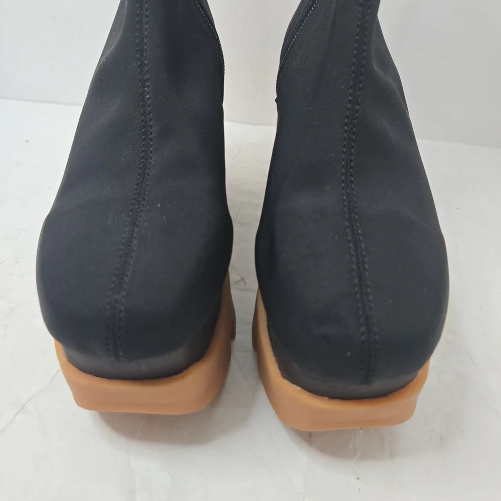 Jeffrey Campbell Women's Black and Tan Boots 6.5M